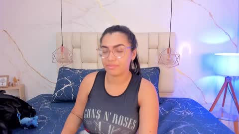 Stefanny online show from December 19, 9:49 pm