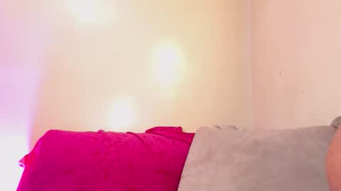 stephanyyx1 online show from March 12, 4:15 am