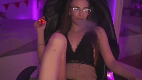 stephie0404 online show from December 21, 8:43 pm