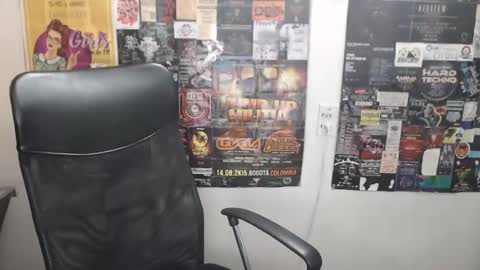 sthefanie__ online show from March 12, 11:20 am