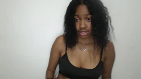 stormihills_ online show from May 26, 11:37 pm