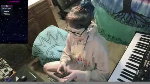 Snapshot of stormythunder chatting on December 6, 2:57 am Stormythunder online show from December 6, 2:57 am