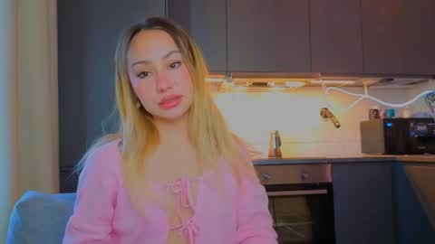 Tati and Lola online show from May 8, 5:32 am