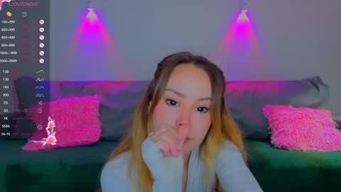 Tati and Lola online show from May 28, 4:43 am