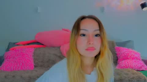 Tati and Lola online show from May 14, 11:49 am
