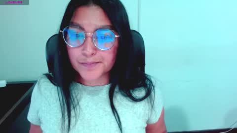 strawlux online show from February 19, 6:57 am