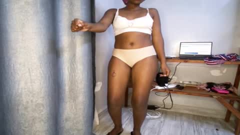 streetlioness online show from November 6, 8:53 am