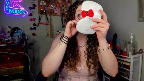 Strwbby online show from May 20, 7:38 am
