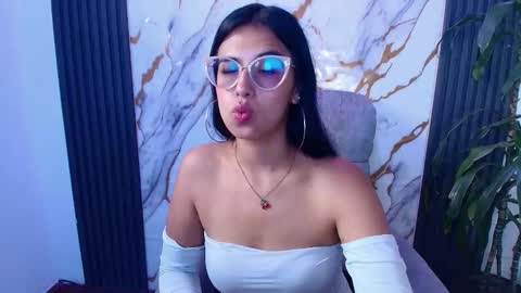 sub_scarlett_ online show from March 7, 1:40 pm