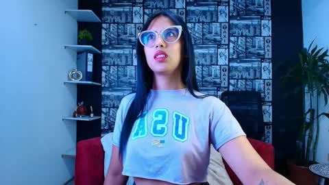 sub_scarlett_ online show from April 6, 1:34 pm