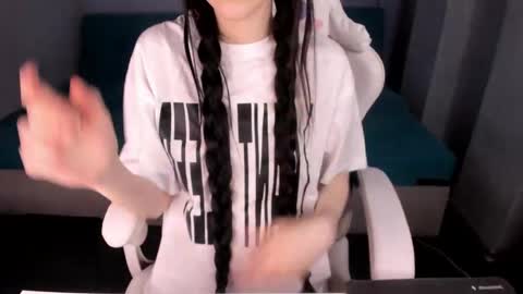 Ariana online show from May 17, 3:49 am