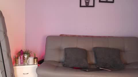 sugar_dollq online show from April 1, 11:02 pm