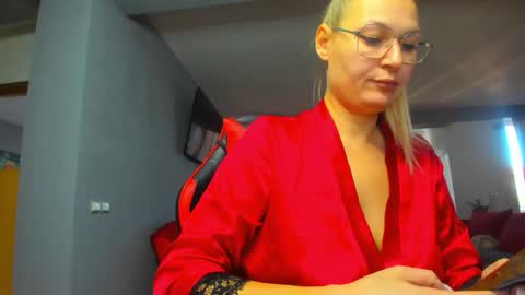 May online show from October 20, 8:06 am