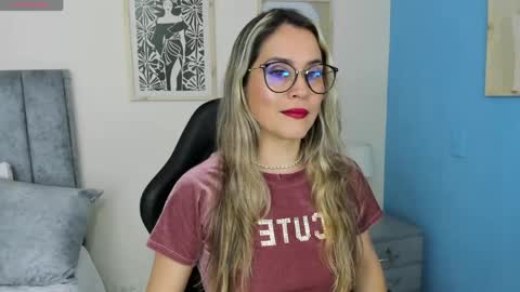 sugar_milff online show from May 12, 12:23 pm