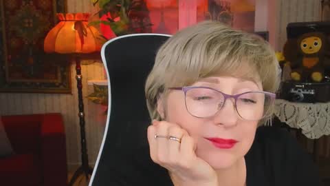 Vivien online show from December 11, 7:25 pm