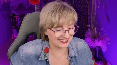 Vivien online show from December 15, 1:32 pm