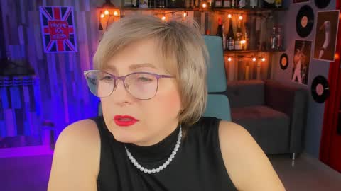 Vivien online show from January 19, 1:33 pm