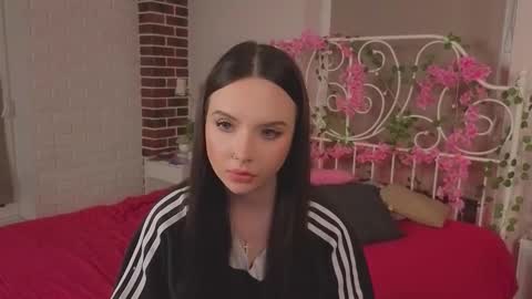 Lina 3 online show from March 18, 6:35 pm