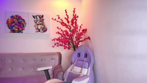 summer_miller online show from May 21, 11:41 am