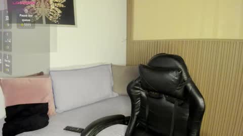 Summer online show from January 11, 2:22 pm