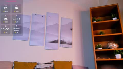 Luna online show from March 22, 9:10 pm