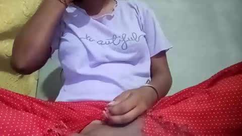 sunali_jain03 online show from May 4, 5:22 am