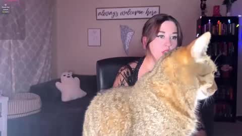 SundaeMoon69 online show from April 10, 2:39 am