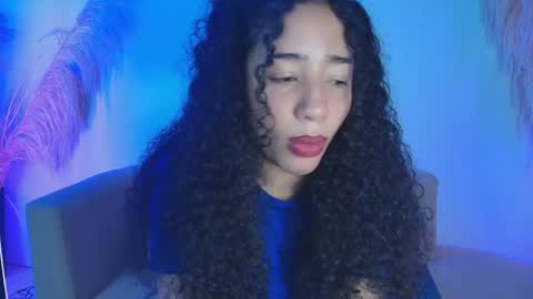 Aillyn Perez online show from May 14, 11:32 pm