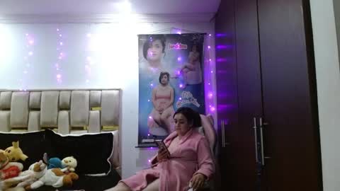 Jeraldine online show from May 15, 10:45 pm