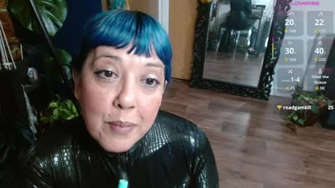 Sunni Knight online show from May 7, 12:15 am