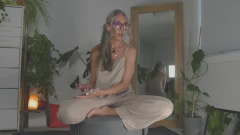 Hi Im Sunnie - Next show Friday August 1 online show from May 8, 10:22 pm
