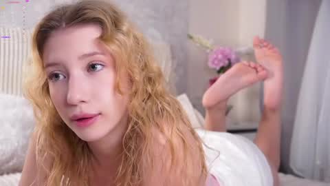 Lily online show from May 9, 2:41 pm