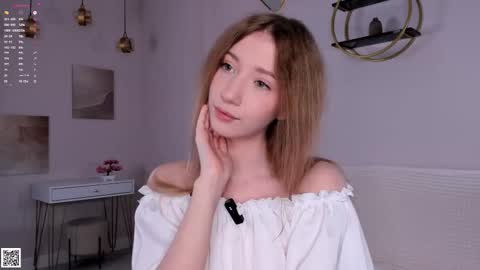 Snapshot of sunnmoonn chatting on September 10, 2:06 pm Lily online show from September 10, 2:06 pm