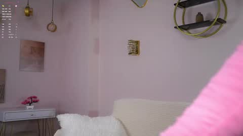 Snapshot of sunnmoonn chatting on September 27, 2:13 pm Lily online show from September 27, 2:13 pm