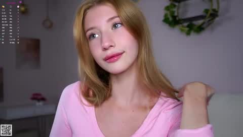 Snapshot of sunnmoonn chatting on October 13, 1:36 pm Lily online show from October 13, 1:36 pm