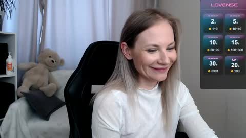 Naomi online show from May 25, 5:17 am