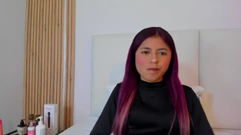 sunnywhitee online show from May 14, 7:41 pm