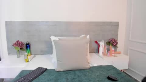 sunnywhitee online show from October 18, 7:48 pm