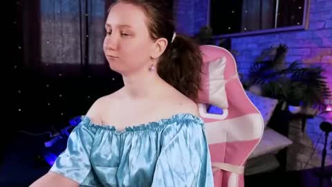 Alice online show from May 5, 2:53 pm