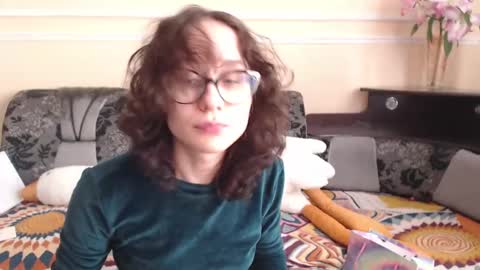 Snapshot of sunshinehella chatting on March 9, 9:24 am Hella online show from March 9, 9:24 am