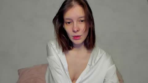 Una online show from January 8, 2:15 am