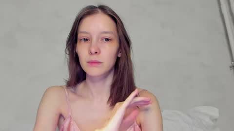 Una online show from May 17, 7:35 pm