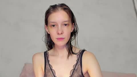 Una online show from May 26, 8:30 pm