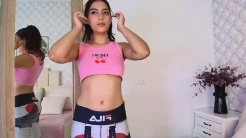 Snapshot of susana__sanchez chatting on September 18, 11:42 am SUSANA online show from September 18, 11:42 am