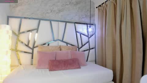 susanna_cute online show from May 13, 4:24 pm