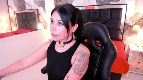 susanvilla online show from May 19, 7:54 pm