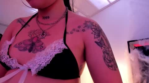 susanvilla online show from October 13, 6:21 pm