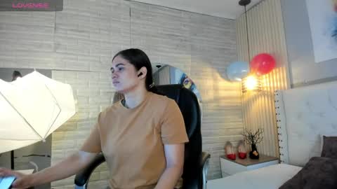   online show from May 25, 11:53 am
