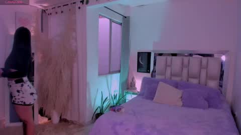 sussy_bell_ online show from May 19, 10:39 pm