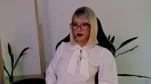 Sussy online show from November 3, 8:57 pm